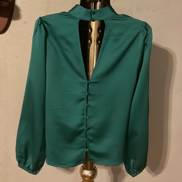 Small Express green mock neck long sleeve button back peep hole blouse top - Picture 8 of 15